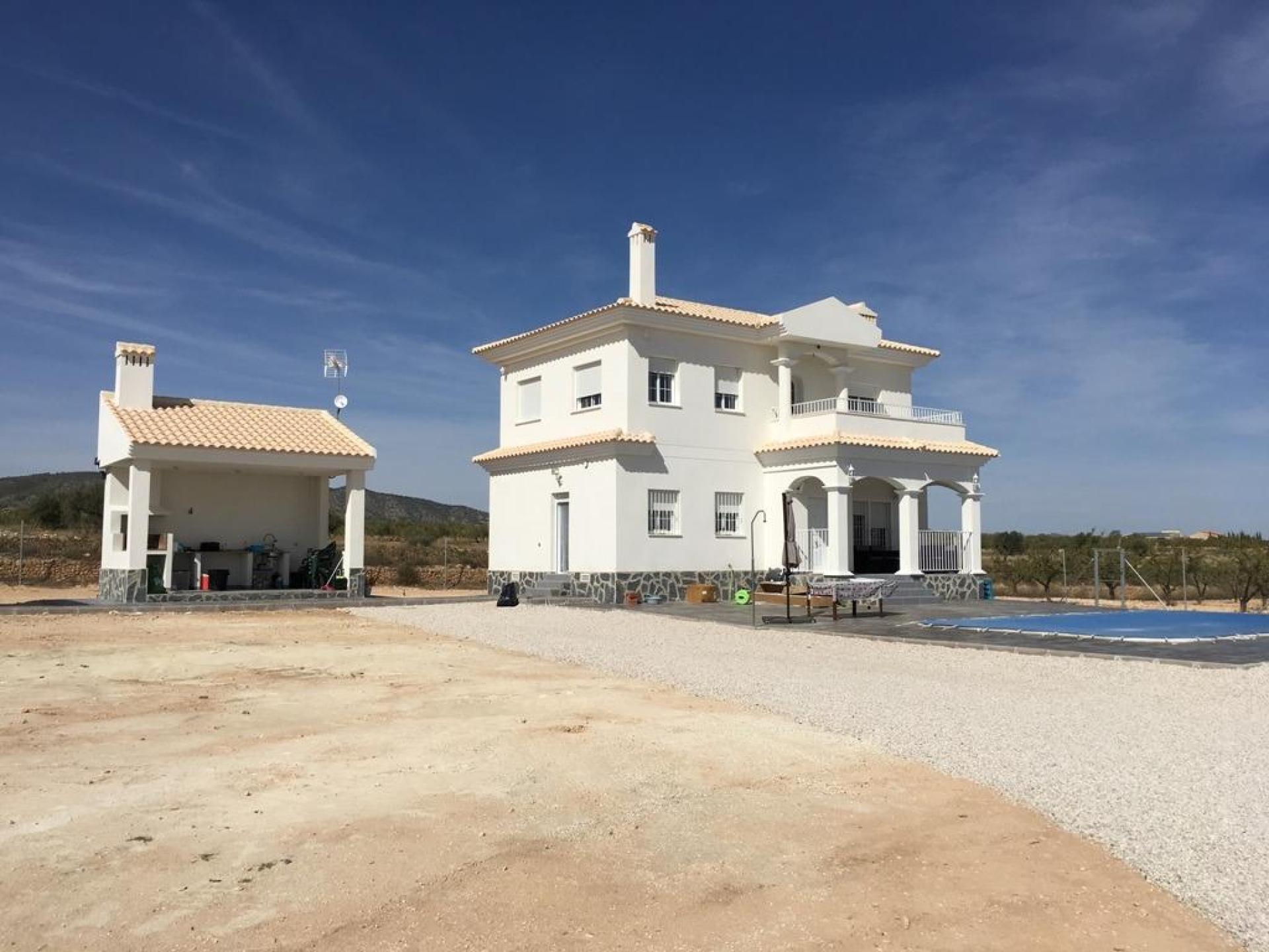 Luxuriöse Neubauvillen mit Pool inkl. Grundstücke, Lizenzen Alicante, Pinoso in Medvilla Spanje