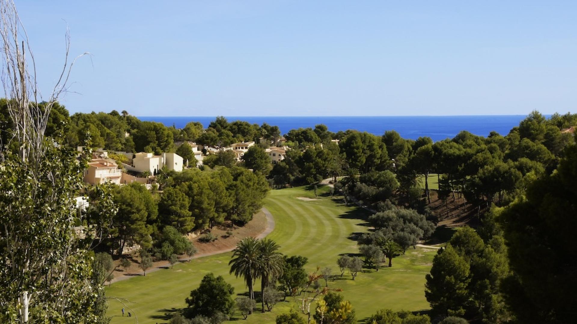 Moderne Villen zum Verkauf mit Meerblick in Altea in Medvilla Spanje