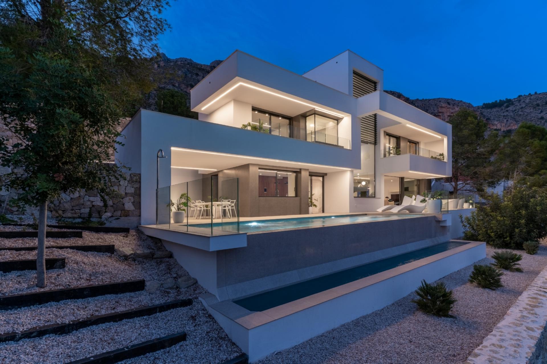 Top-Villa in exklusiver Gegend des angesagten Badeortes Altea in Medvilla Spanje