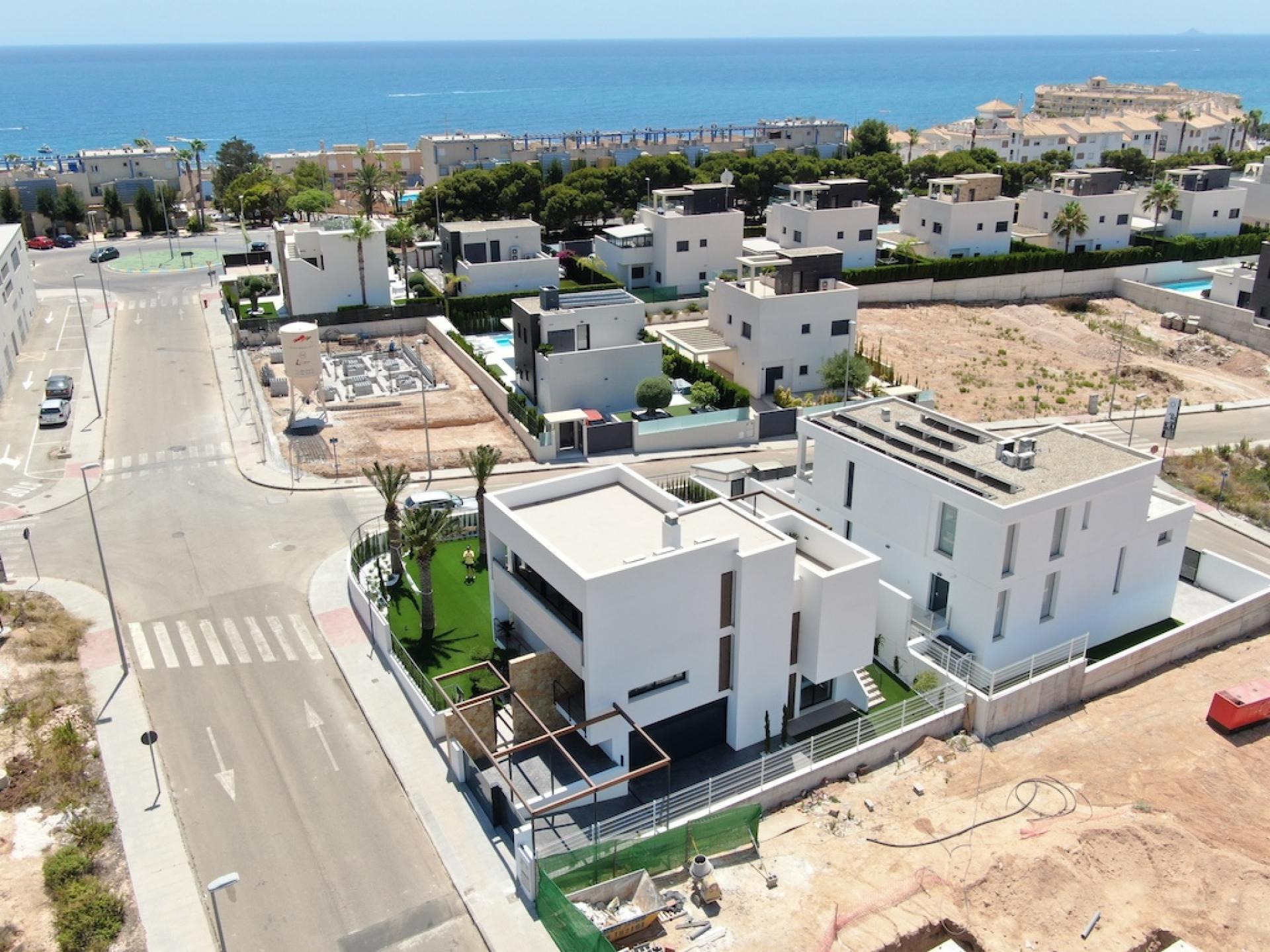 4 Schlafzimmer Villa In Dehesa De Campoamor - Neubau in Medvilla Spanje