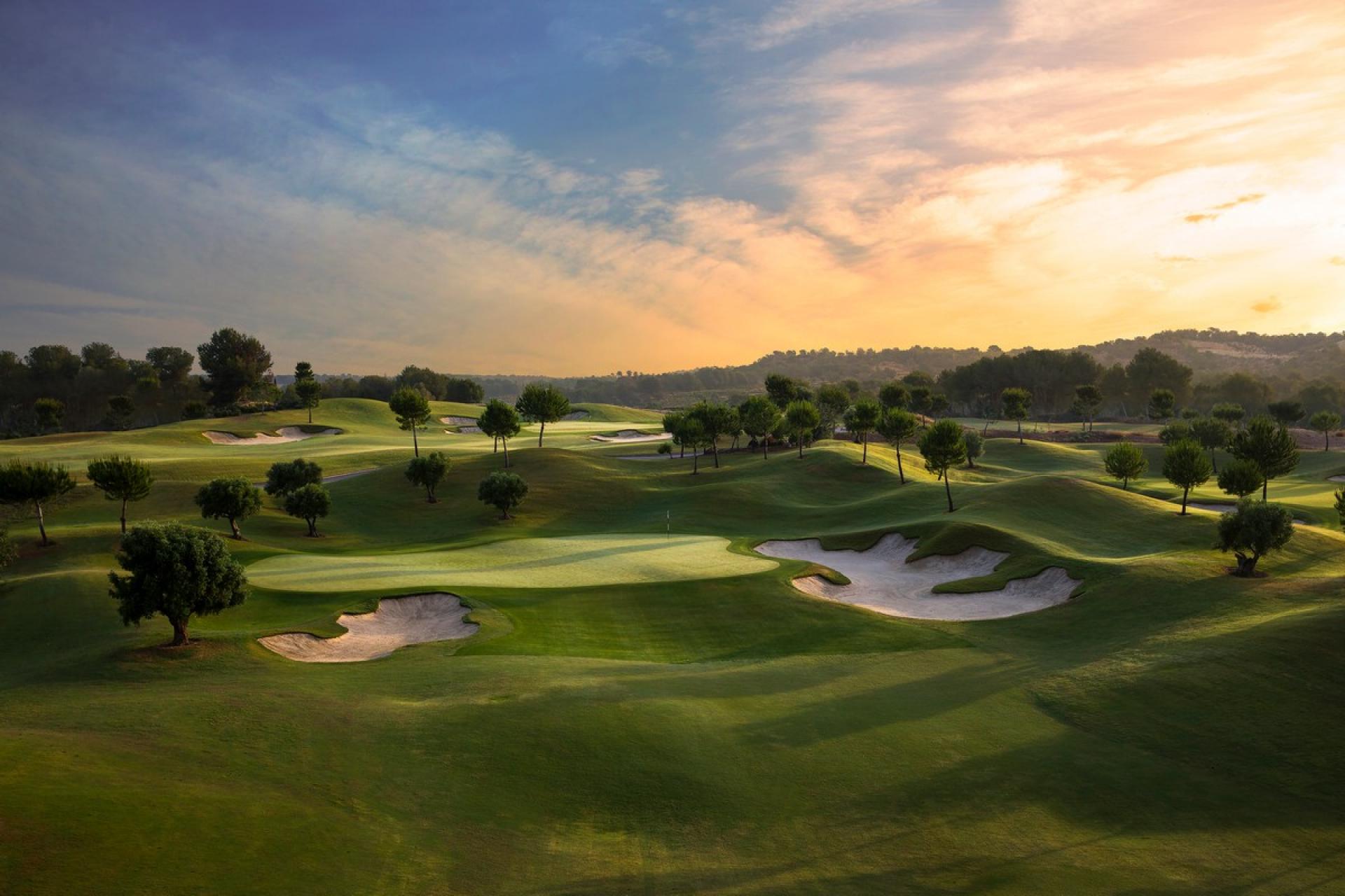 Neue, moderne Villa im Las Colinas Golf & Country Club in Medvilla Spanje