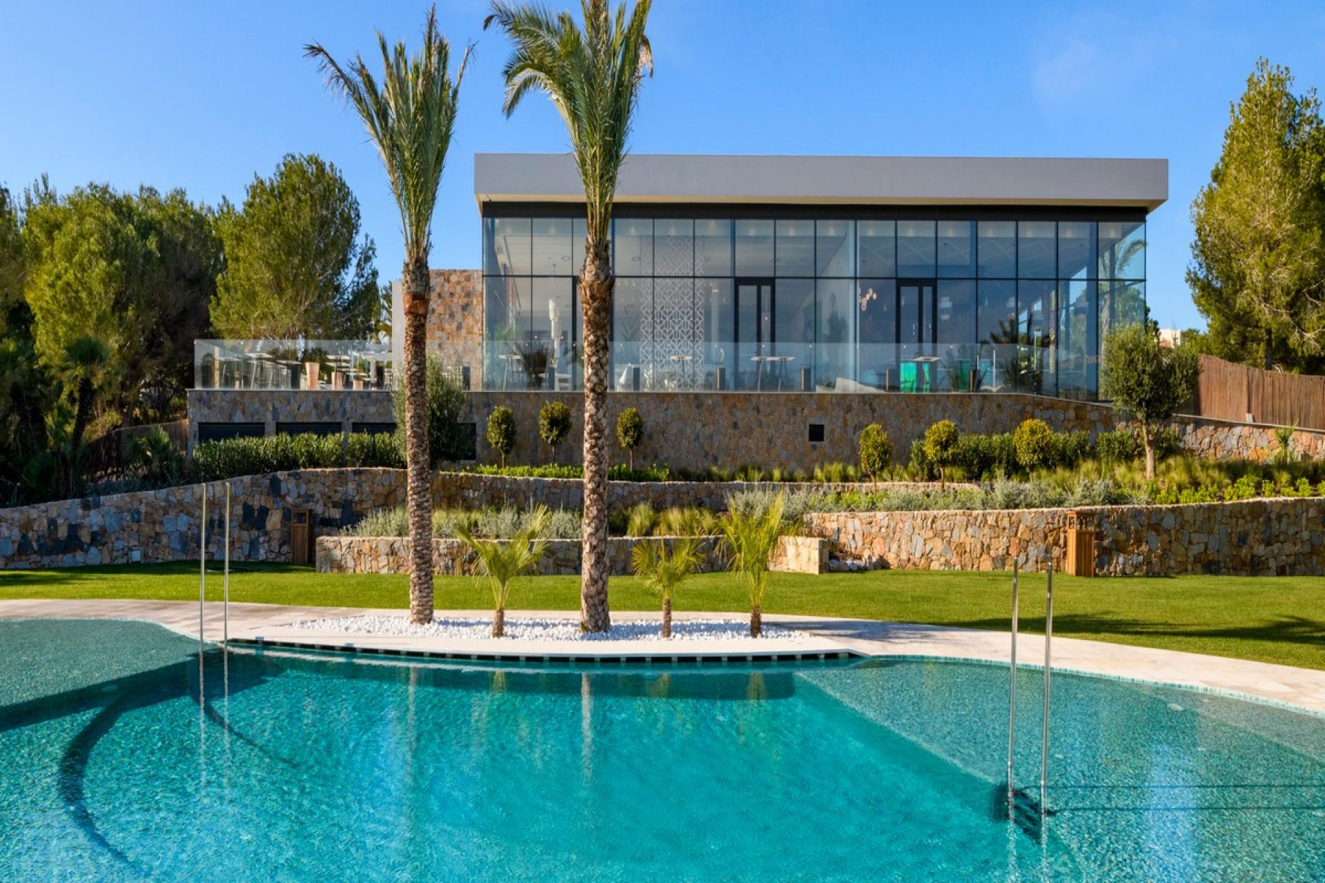 Neue, moderne Villa im Las Colinas Golf & Country Club in Medvilla Spanje