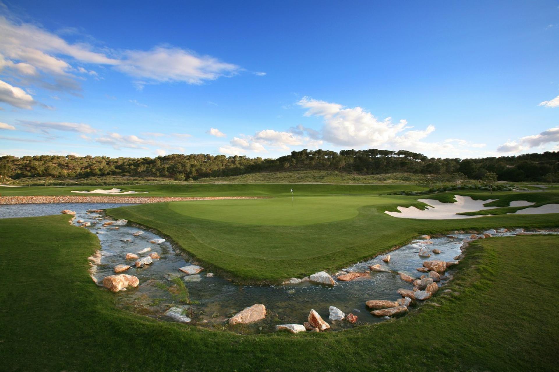 Neue, moderne Villa im Las Colinas Golf & Country Club in Medvilla Spanje