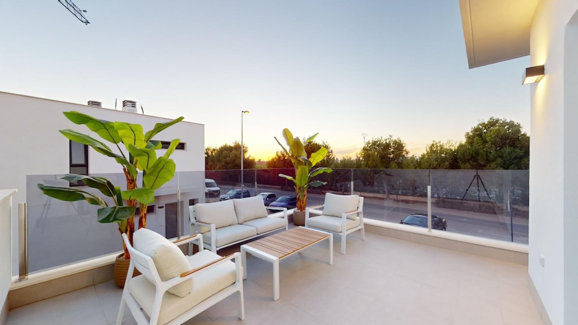 Moderne Villen mit Blick auf den Golfplatz in der Nähe von Murcia in Medvilla Spanje