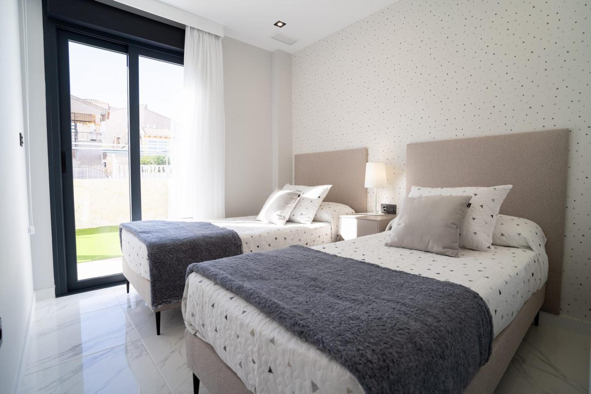 2 Schlafzimmer Apartment mit Terrasse In Punta Prima - Orihuela Costa - Neubau in Medvilla Spanje